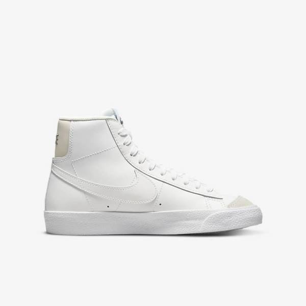 Scarpe Da Basket Bambino Nike Blazer Mid 77 Older Bianche Marroni Chiaro Bianche | NK089HBF