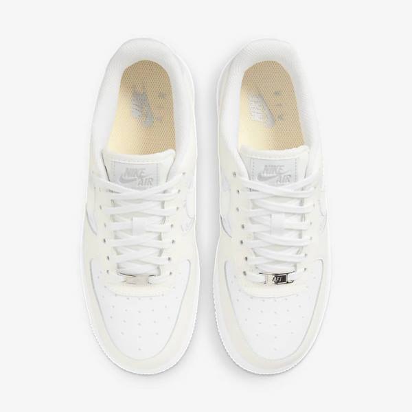 Scarpe Da Ginnastica Donna Nike Air Force 1 07 Bianche Platino | NK634ANU