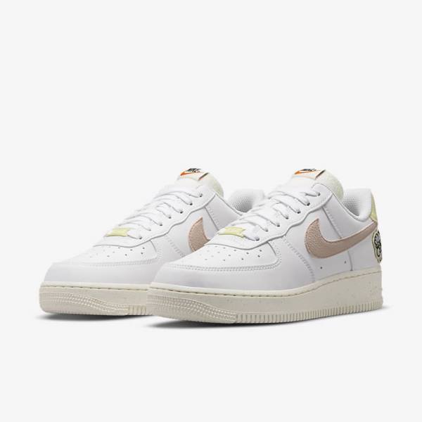 Scarpe Da Ginnastica Donna Nike Air Force 1 07 SE Bianche Blu Rosa | NK841ZRT