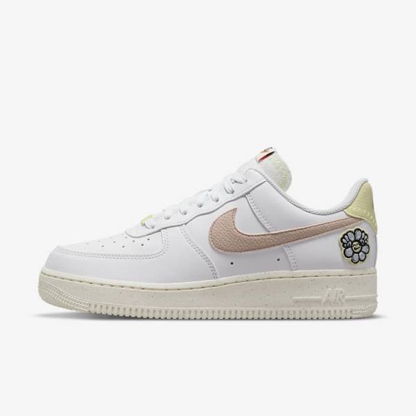 Scarpe Da Ginnastica Donna Nike Air Force 1 07 SE Bianche Blu Rosa | NK841ZRT