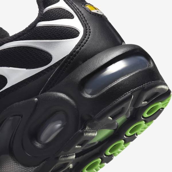 Scarpe Da Ginnastica Uomo Nike Air Max Plus Nere Verdi Metal Argento Nere | NK716KDS