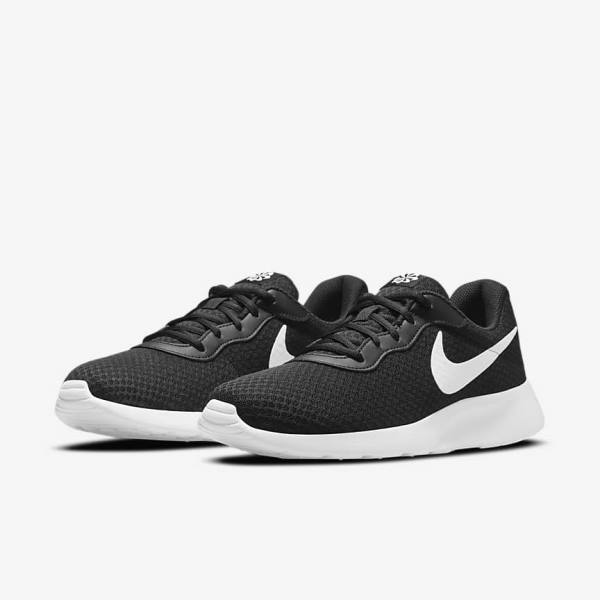 Scarpe Da Ginnastica Uomo Nike Tanjun Nere Bianche | NK637FLP